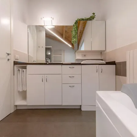 Luxury Lakefront Maisonette Appartamento *
