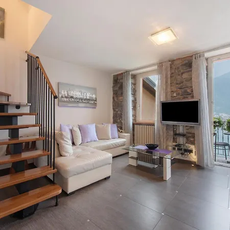 Luxury Lakefront Maisonette Apartmán