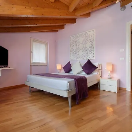 Apartmán Luxury Lakefront Maisonette *