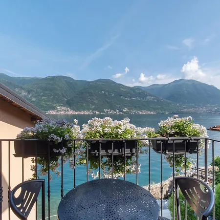 Luxury Lakefront Maisonette * 레체노