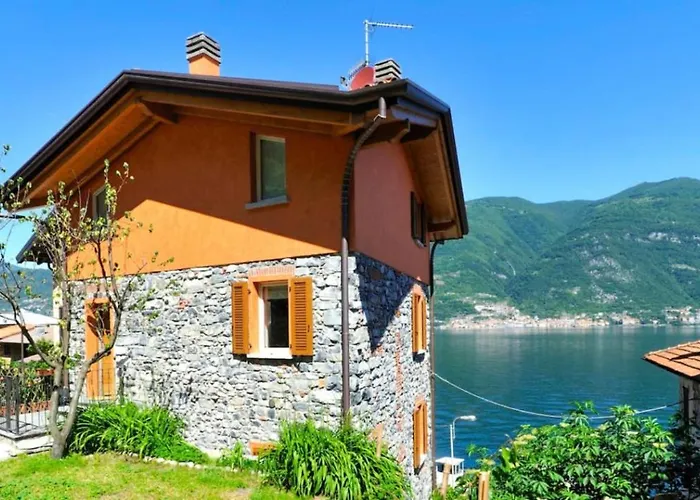 아파트 Luxury Lakefront Maisonette