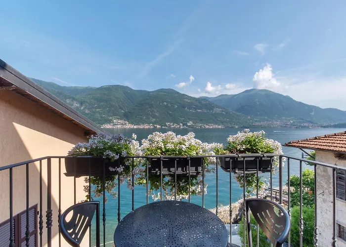 Luxury Lakefront Maisonette * 레체노